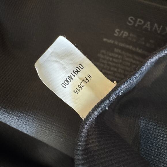 SPANX Look at Me Now Seamless Leggings Cropped Black Camo Size Small - Picture 5 of 5